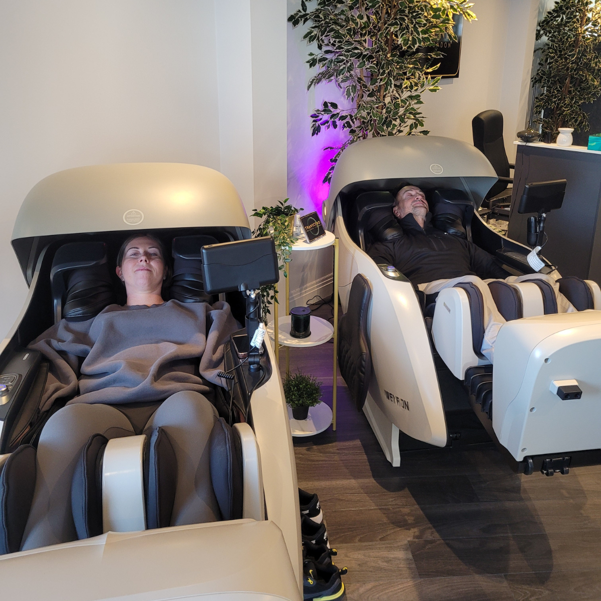 Massage Chair Session - 30 minutes | PURE Spa & Beauty