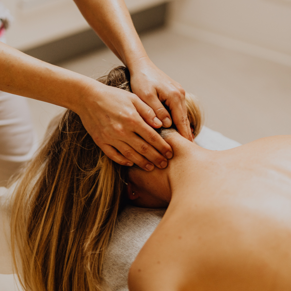 Weekday luxury head and scalp massage gift — Beauty Secrets